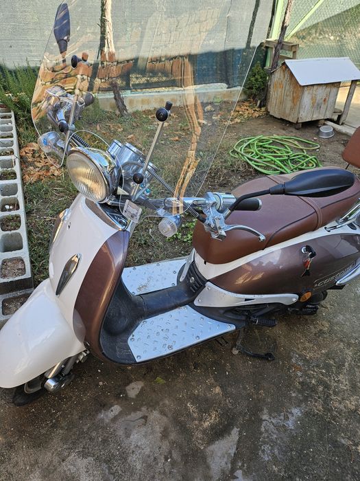 Скутер Custom 50 куб.