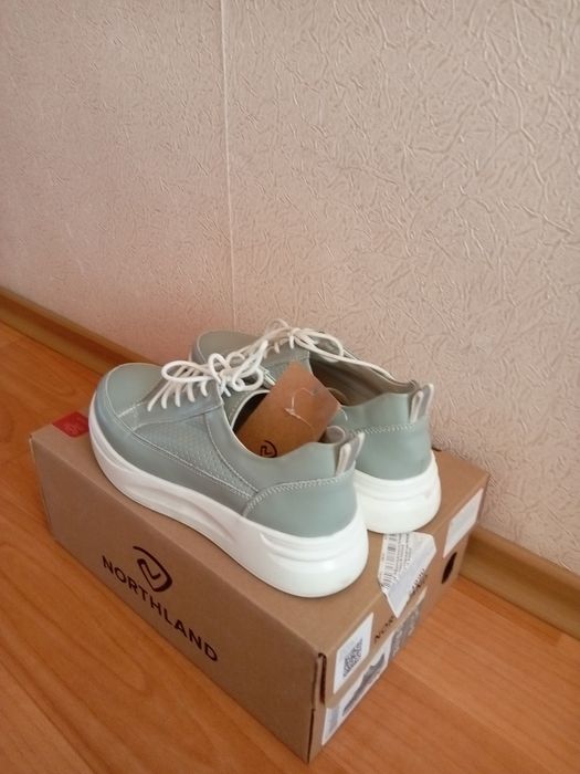 Продам кеды кожаные