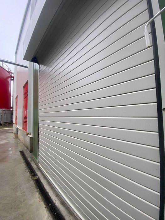 Usi de garaj rulou cu lamela de 100 mm - INDUSTRIALE