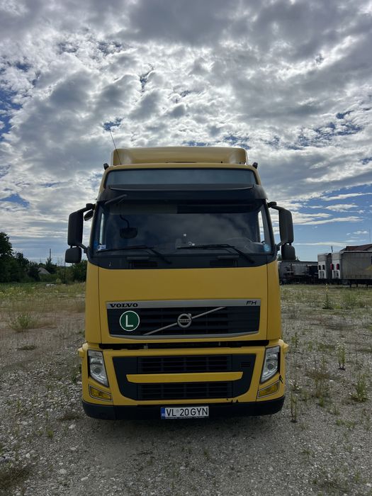 Vand Volvo eev sau schimb cu panouri sandwich