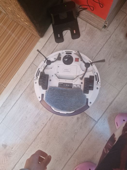 Прахосмукачка робот