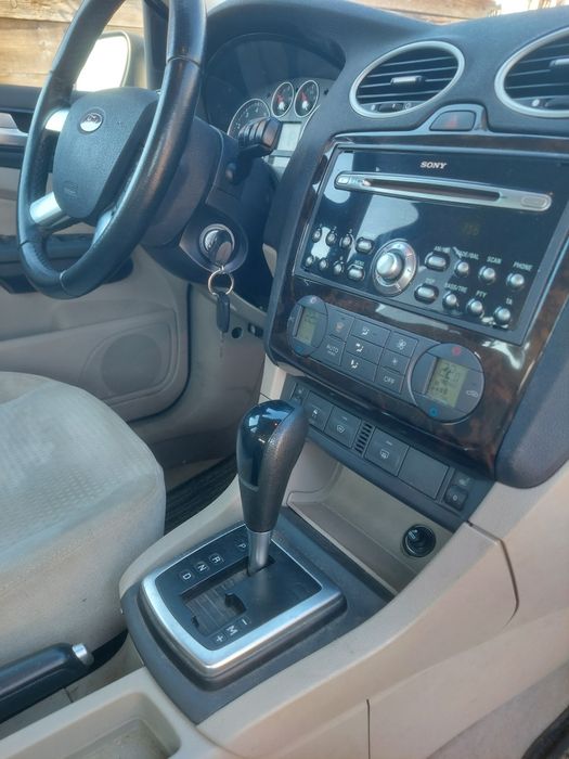 FORD FOCUS 1.6 Benzina Cutie Automata + Extra dotari