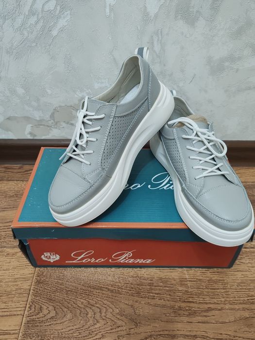 Продается женская обувь