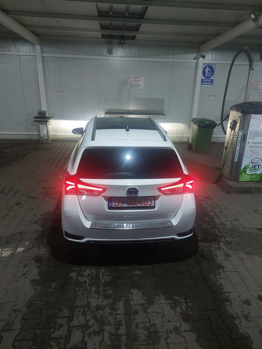 Toyota auris hibrid fabricatie 2018