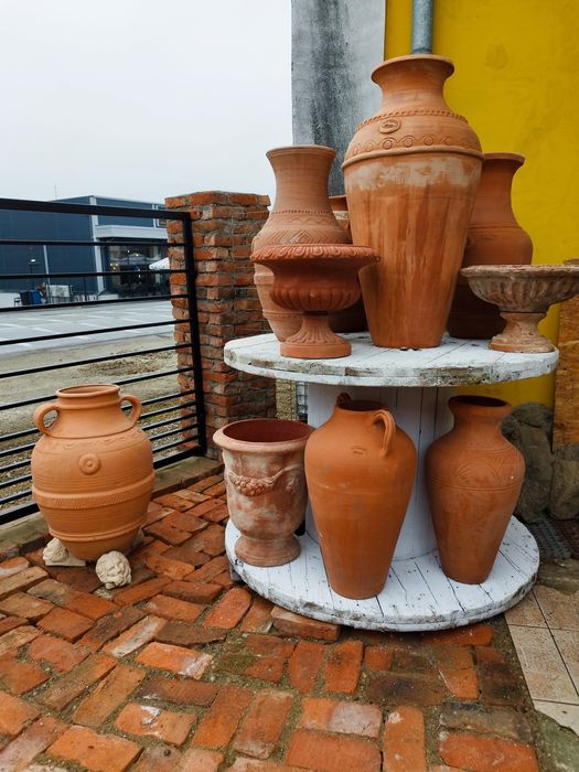 Vase ceramica  ghivece, amfore  .. citiți anuntul
