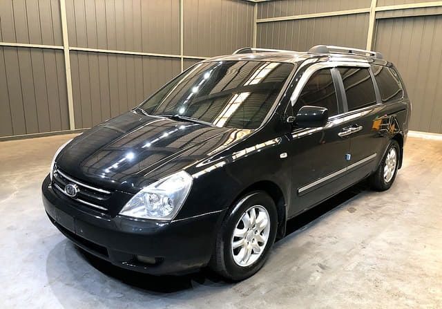 Продается kia carnival 2008