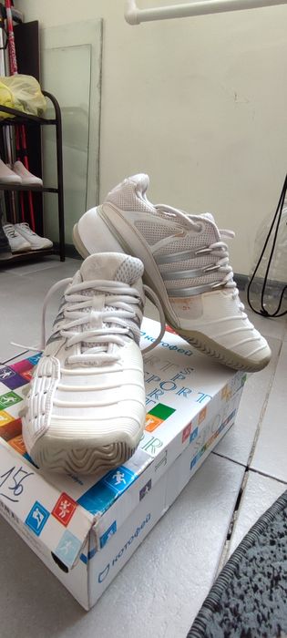 Продам оригинальные кроссовки adidas