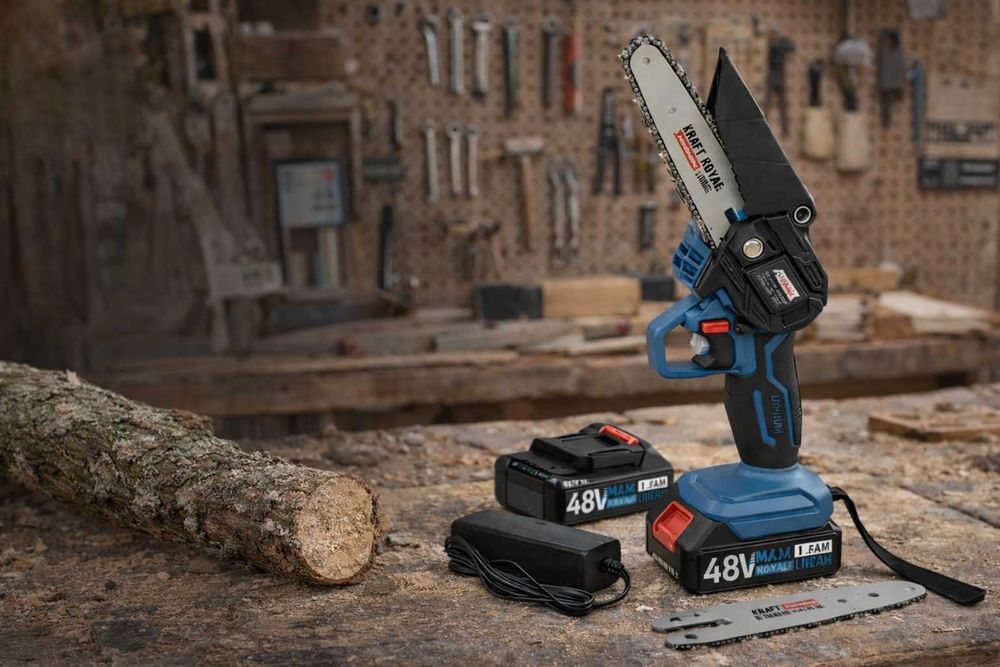 Drujba de mana 2x48V 1.5Ah, lama 15 cm, portabila, usoara