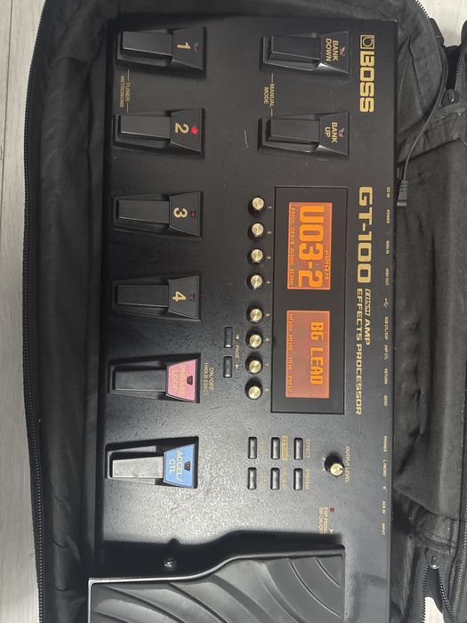 Vand Boss GT-100 si Jet guitars JS-700 RD H