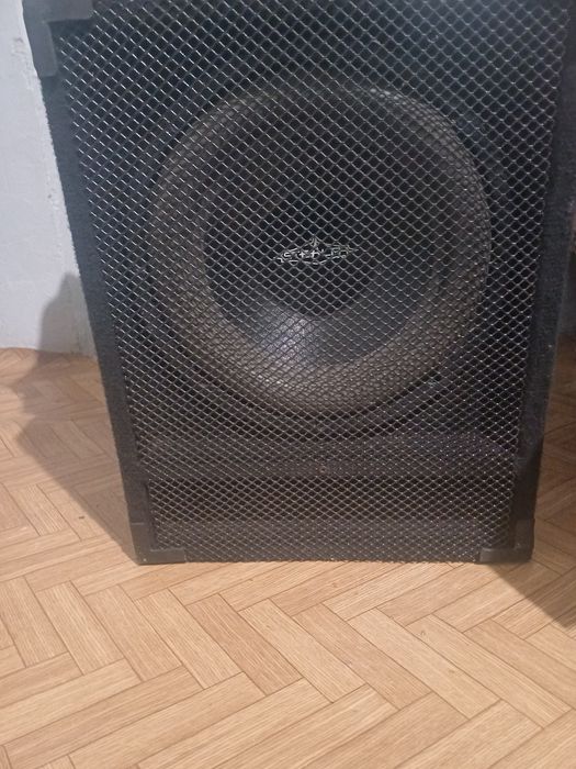 Продава се бас каса за кола с говорител Stealth st9300 в много добро състояние