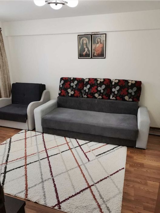 Vând apartament.