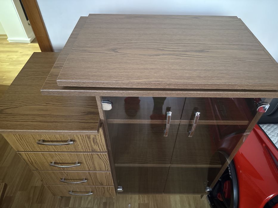 Servanta/comoda TV cu vitrina si sertare