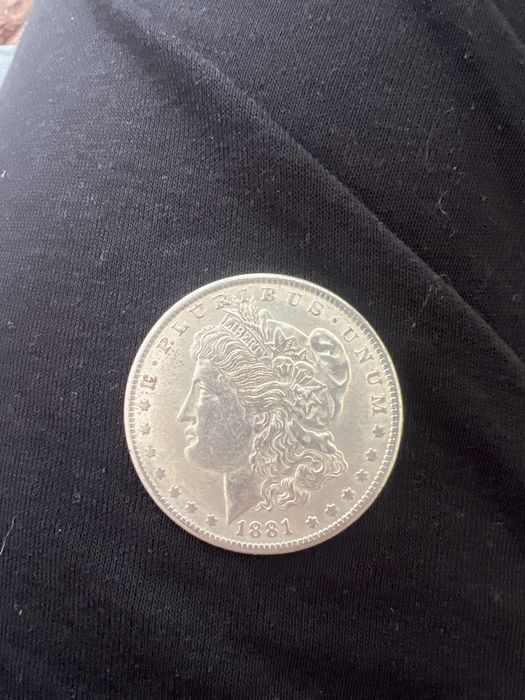 2 колекционни реплики на редки американски долари (1795 & 1881)