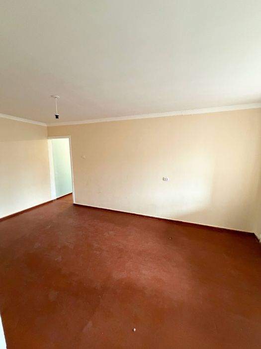 Срочно Продаеться 2-ком квартира городе Чирчике районе 3-микрарайоне