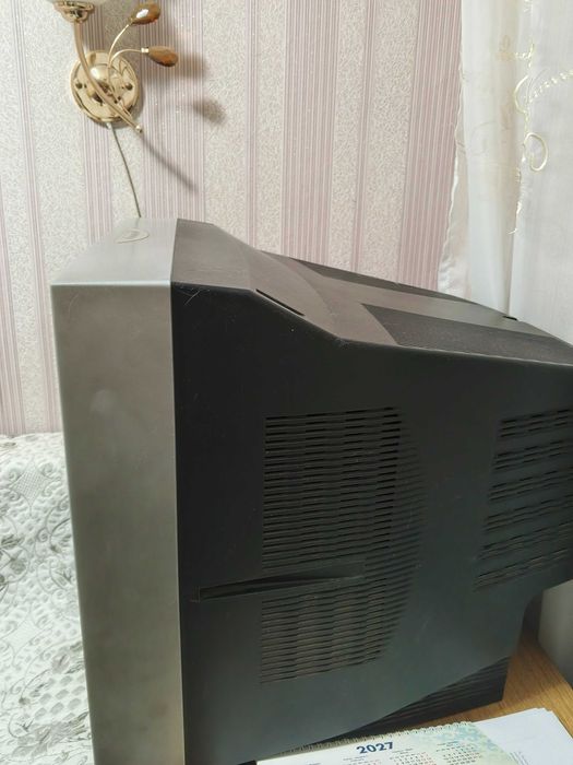 Продам 2 телевизора бу за 30 тысяч