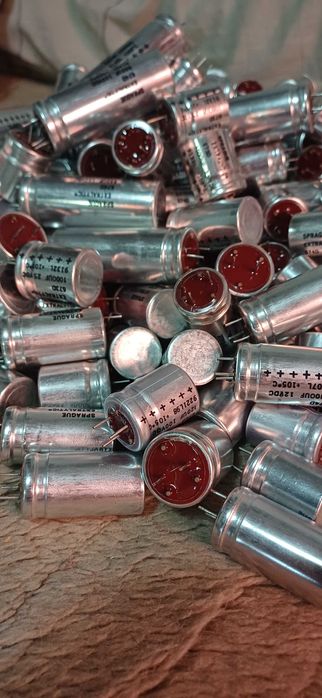 condensatori electrolitic +/-