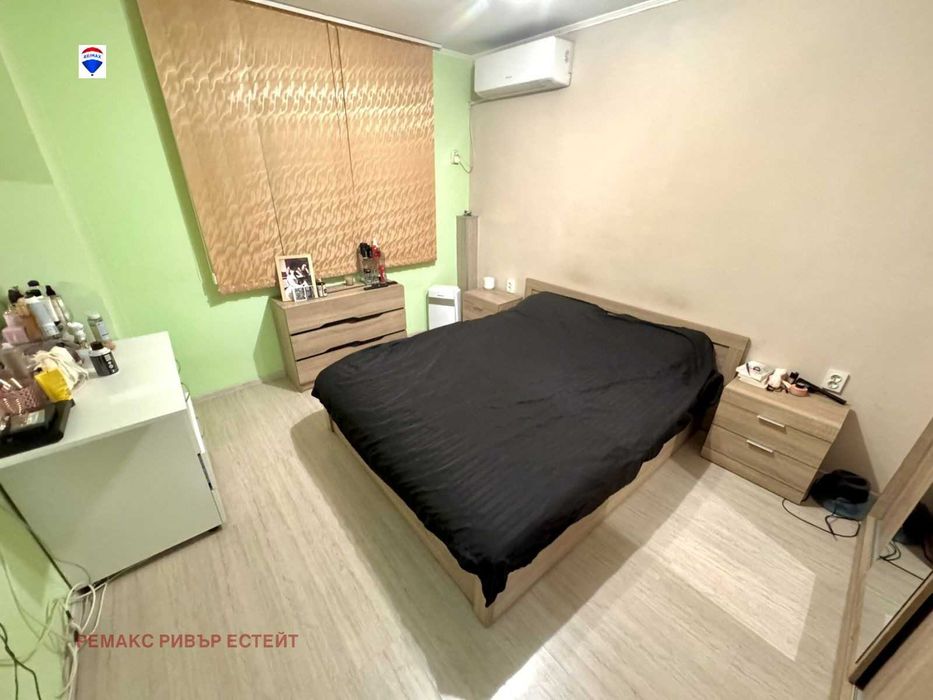 Двустаен апартамент в кв. Родина 1