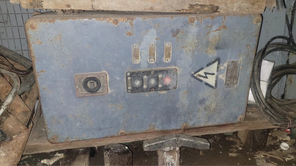 Щиток электрический с автоматами