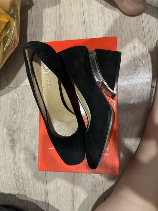 Женская обувь есть новая