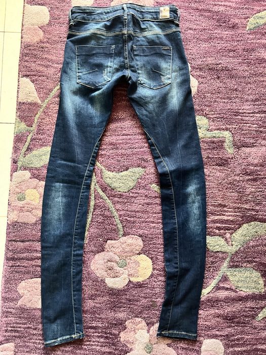 vând pantaloni Guess originali, noi, cu eticheta, mărimea 26