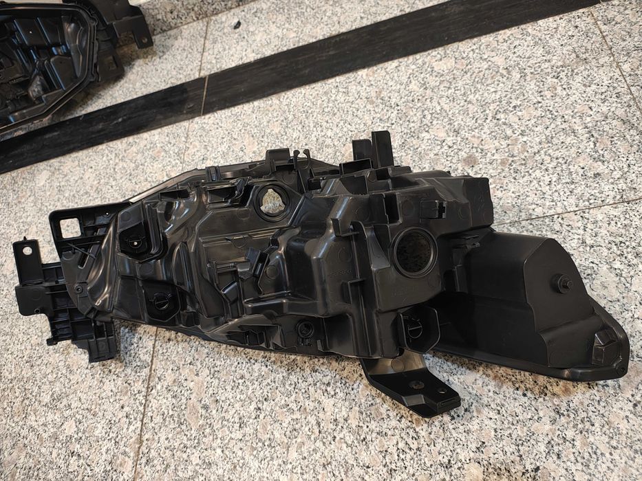 Корпуси за фар Мазда 6 2018г