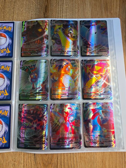 Голяма колекция Pokemon карти с албум за тях
