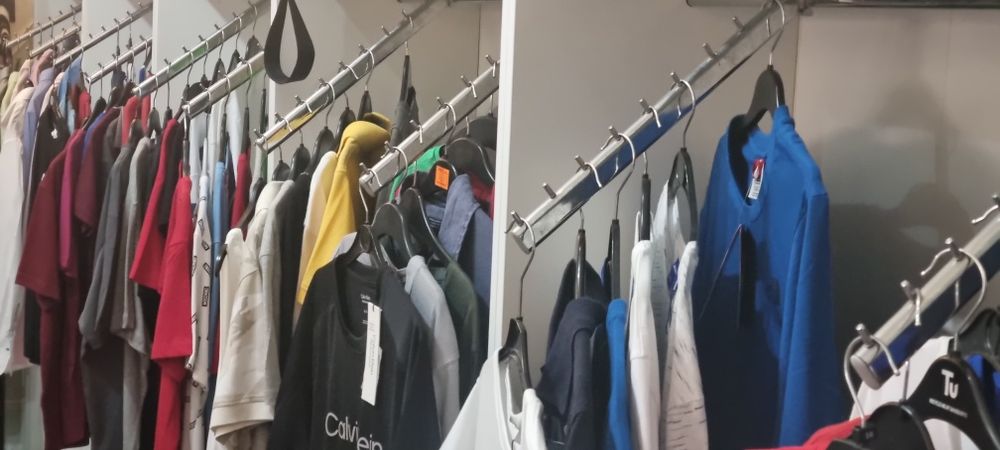 Lot haine firmă  nouă cu etichetă la cele mai ok preturi[originale]TOP