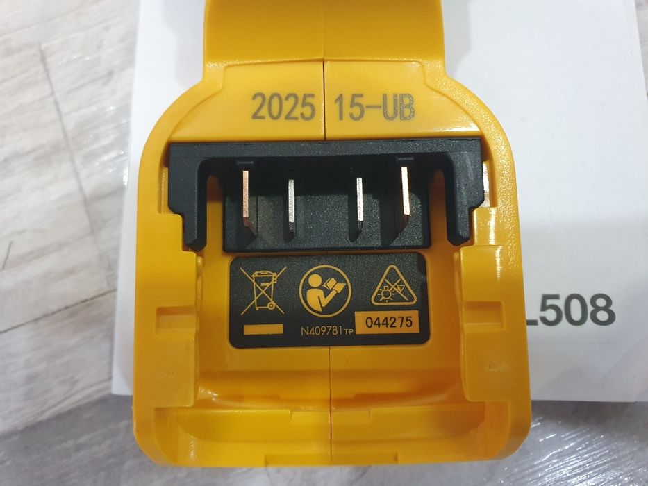 Фонарь Dewalt DCL 508 12 V