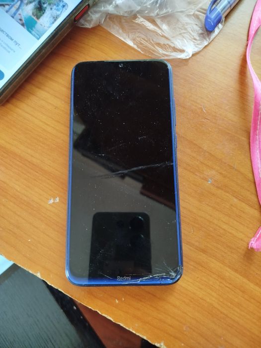 Продам редми экран разбитый