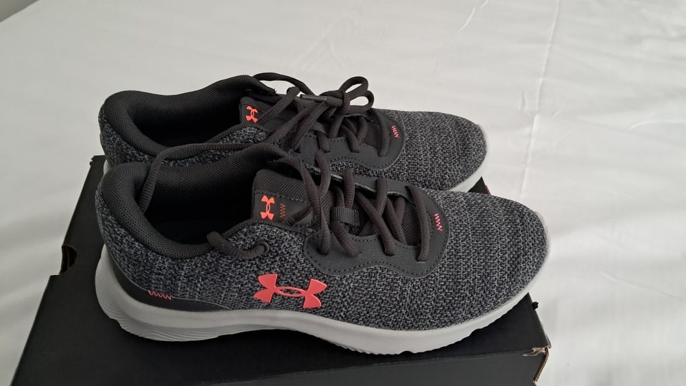 Adidași UnderArmour