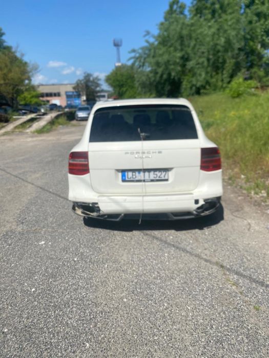Продавам porsche cayenne