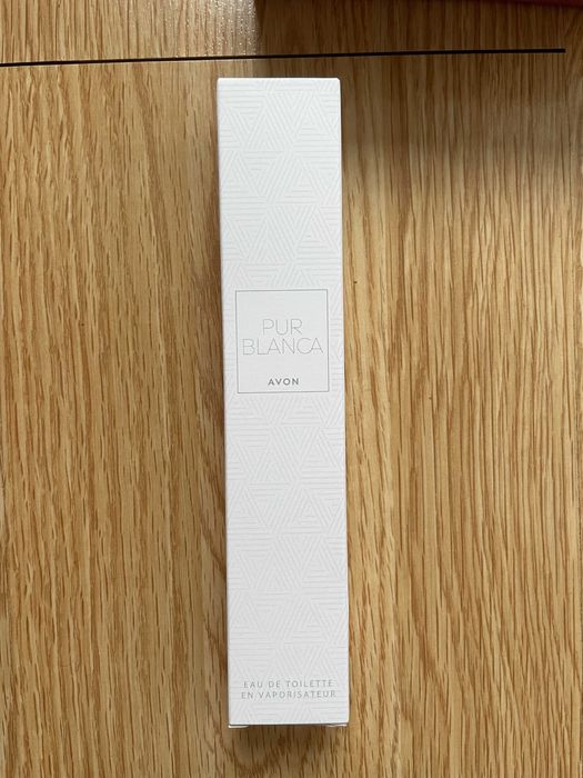 Комплект AVON - Рол-Он, Колие и Тоалетна Вода