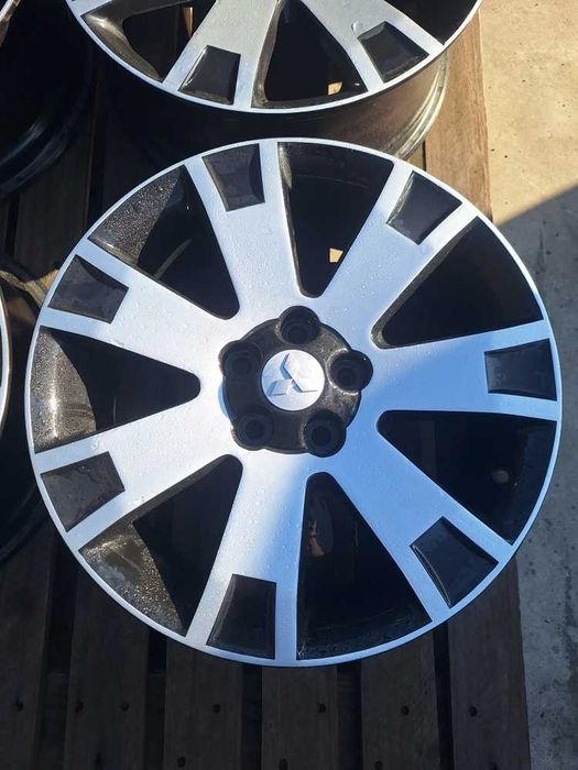 Jante Mitsubishi Outlander 7.0x18 et 38 5x114,3 Originale Bicolor