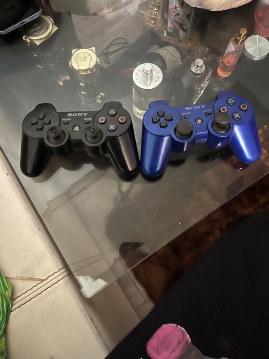 Vand manete ps3 arata si functioneaza perfect