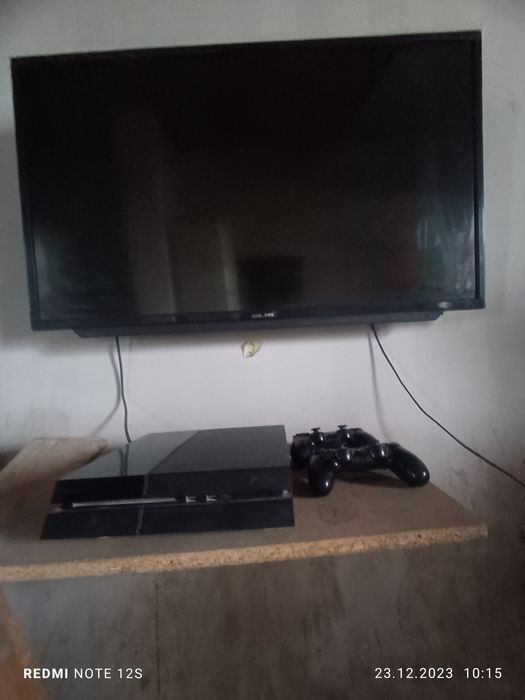 Playstation 4 va 3 bor