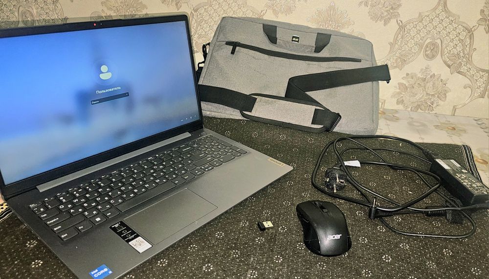 Lenovo i3 Model:82H8