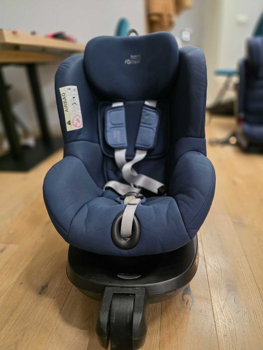 Scaun auto ISOFIX Britax Römer DUALFIX² R – 0–18 kg (rotativ 360°)
