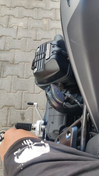 Moto guzzi V9 bobber centenario(2021)
