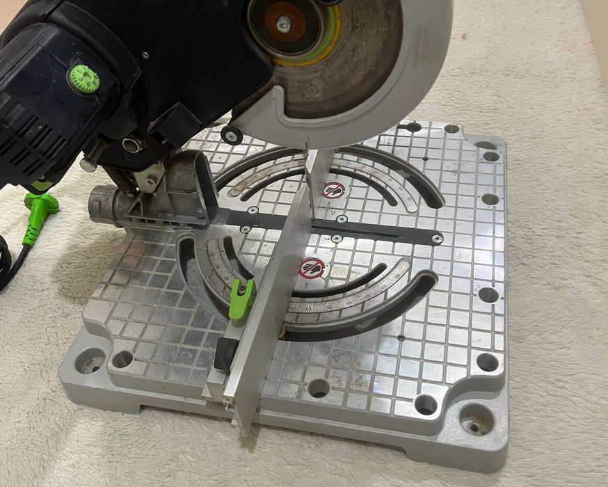 Fierastrau circular pendular Festool SYM 70 RE profesional 1150W