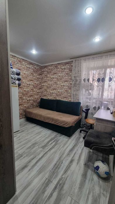 Продам 3-комн.кв., Жас Оркен, 2/9, кирпич