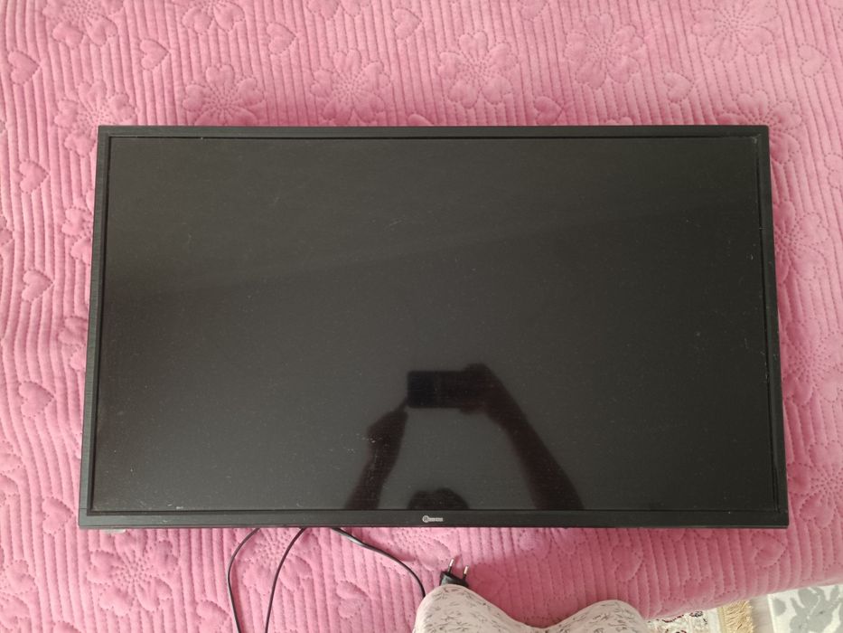 Продам Телевизор 70см