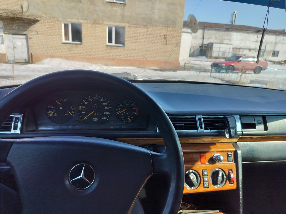 Mersedes benz е230