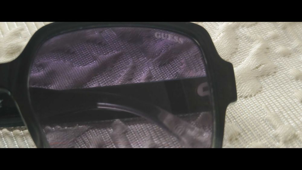 Слънчеви оригинални очила на "Guess"
