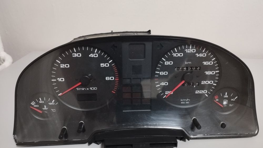 Перфектен километраж за АУДИ 80 Б4-1.9TDI