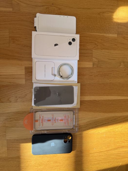 Iphone 13 128 GB Starlight (Бял) , неразличим от нов