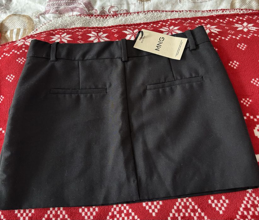 fusta mini, nepurtata, cu eticheta