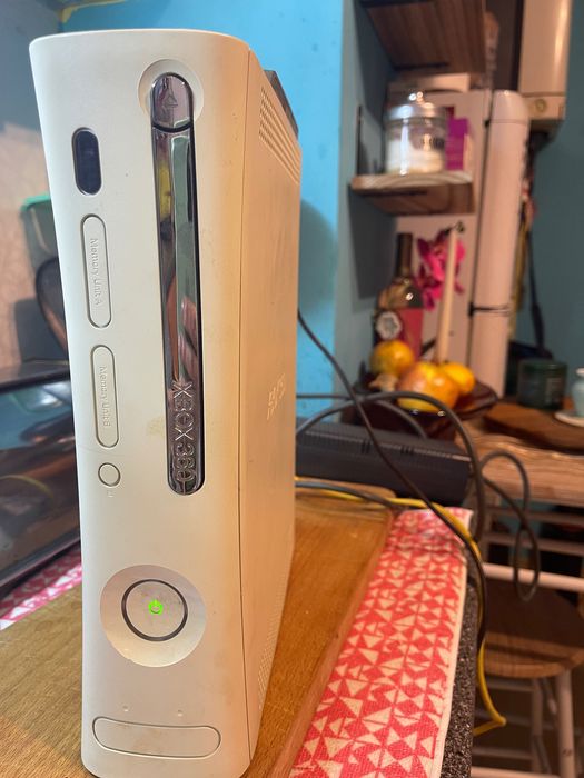 Xbox 360 s контролер