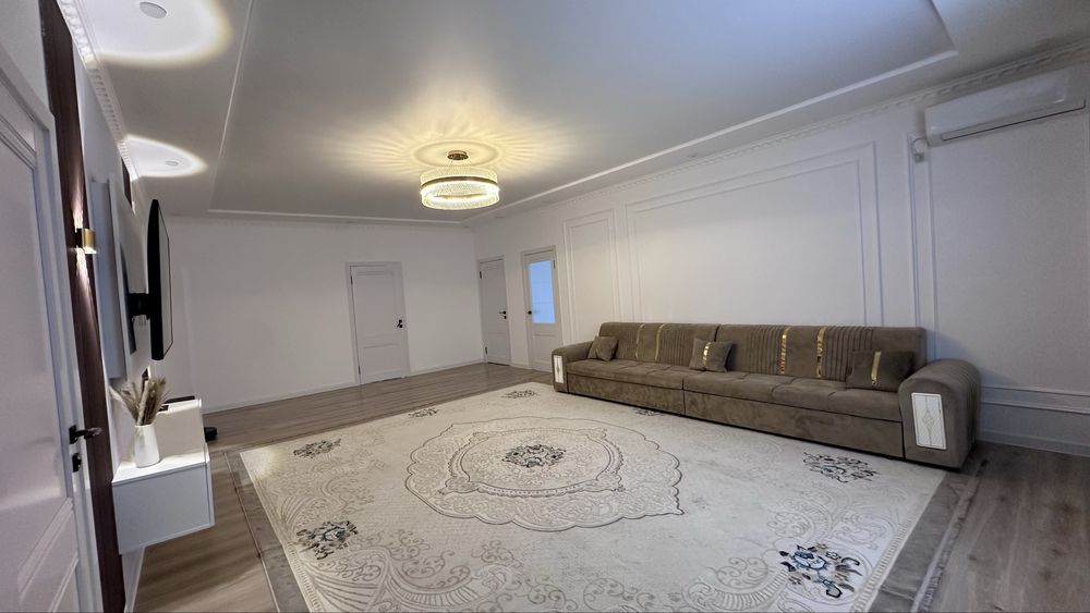 Продам дом с гаражем и времянкой