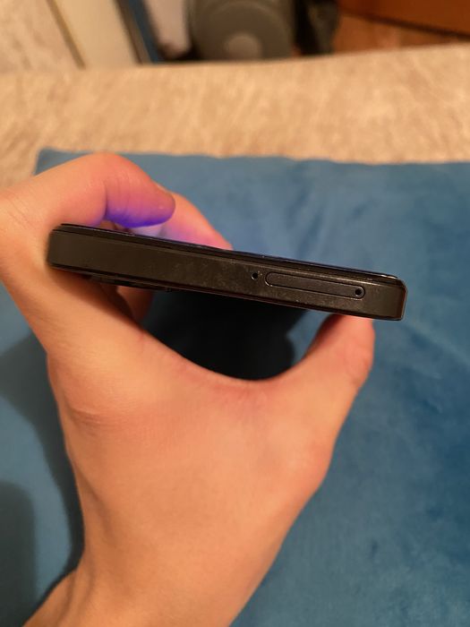 Продаю телефон HONOR