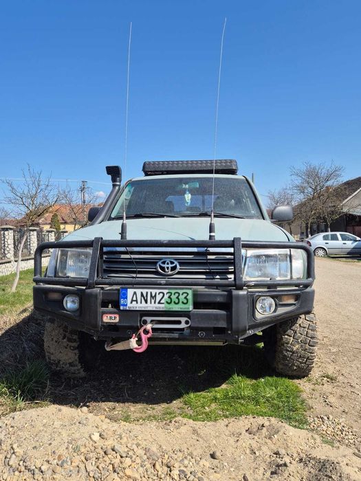 Toyota Land Cruiser J100
